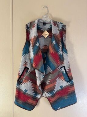 NWT L.I.B New York Aztec Poncho Vest OS
